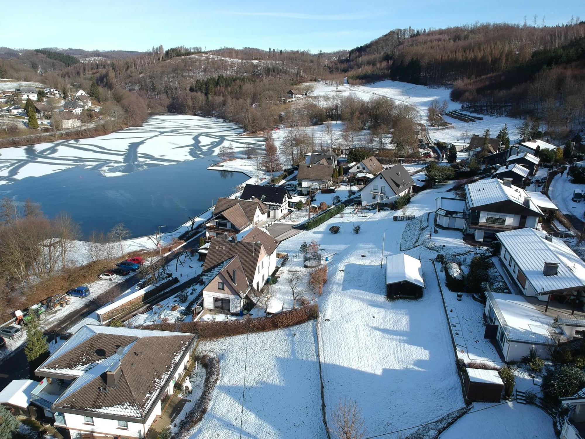 Exklusive Ferienwohnung 'Agger-Blick' Mit Grosser Seeblick-Terrasse & Sauna Ґуммерсбах Екстер'єр фото